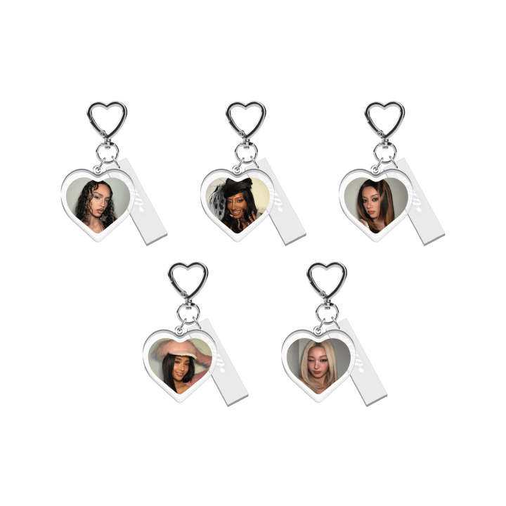 KATSEYE - (PREORDER)[WILD] Random Selfie Acrylic Keyring