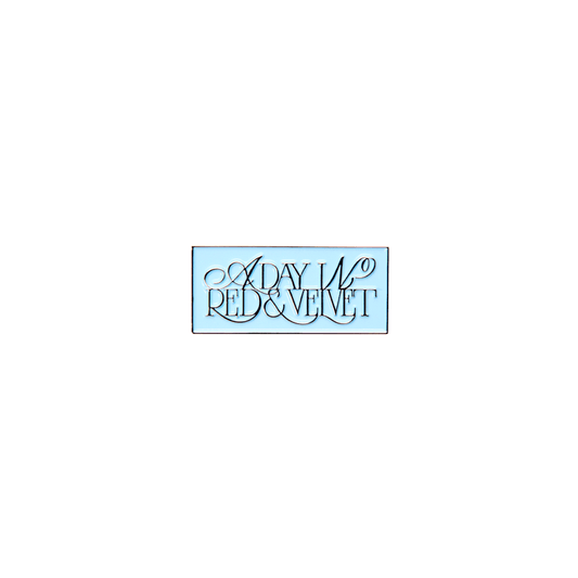 RED VELVET - (PREORDER) BADGE [A DAY IN RED & VELVET]