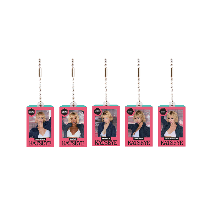 KATSEYE - (PREORDER)[WILD] Random Miniature Keyring
